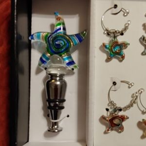 Wine stopper and mixed set of wine charms